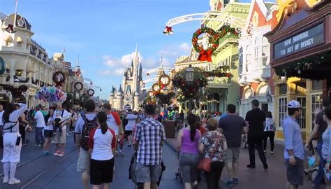 Is Orlando Disney Busy In December?