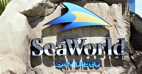 Is SeaWorld cashless?