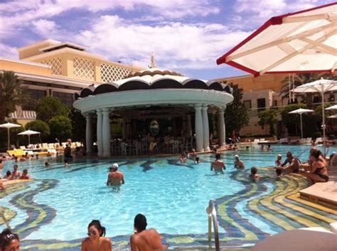 Is The Wynn Pool Adults Only?