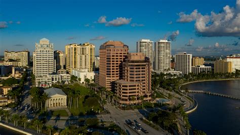 Is West Palm Beach mostly white?