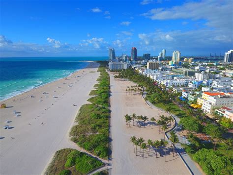 Should you stay in downtown Miami or South Beach?