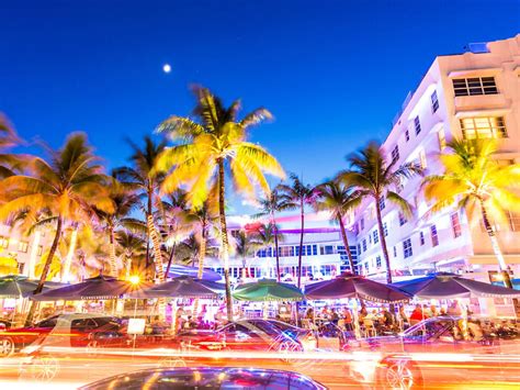 What are the best days to go to Miami Beach?