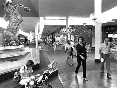 What are the oldest malls in Miami?