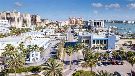 What are the pros and cons of living in Clearwater Florida?