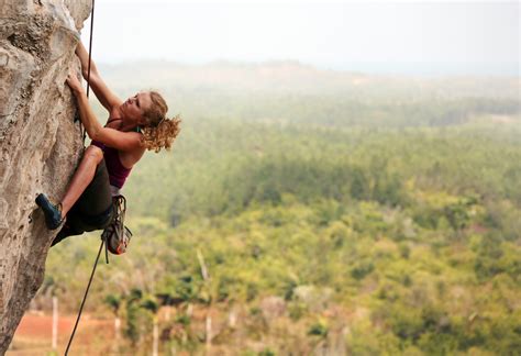 What Is The Best Height For A Female Climber?