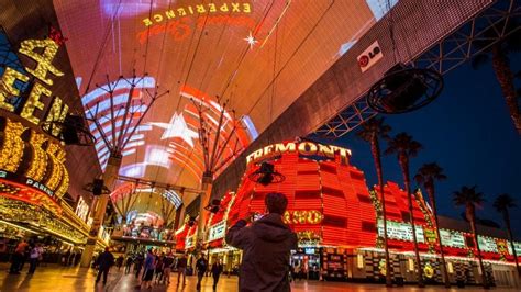 What Is The Curfew For Kids On Fremont Street?