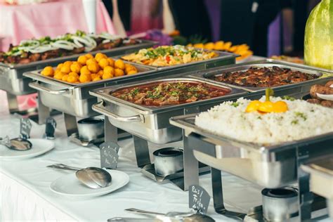 What Is The Difference Between Catering And Food Service?