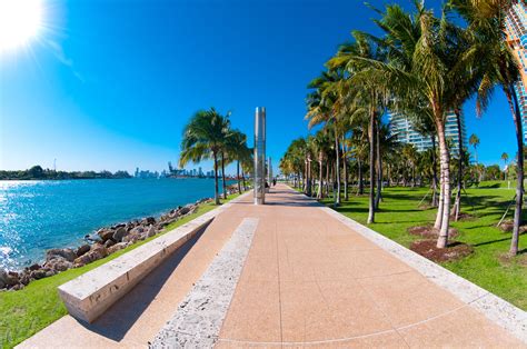 What is the famous walkway in Miami?