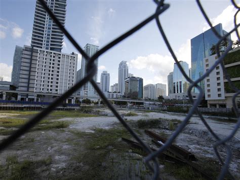 What is the housing problem in Miami?