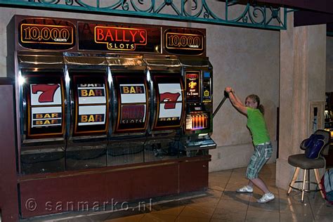 What Is The Largest Slot In Vegas?