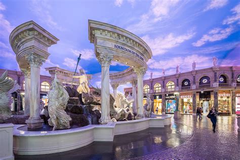 What Is The Mall At Caesars Palace Called?