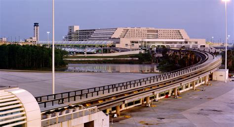 What is there to do in Orlando Airport for 5 hours?