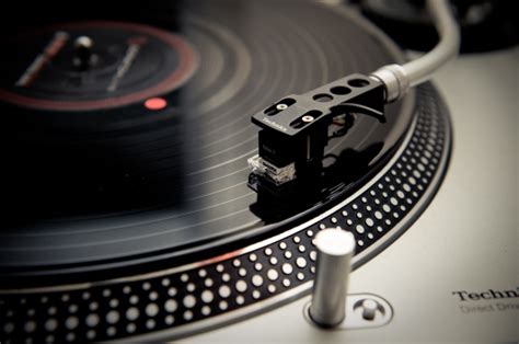 What killed vinyl records?