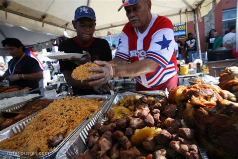 What Kind Of Food And Drinks Are At Calle Ocho Festival?