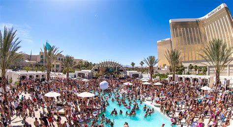 What Month Is Best For Pool Party In Vegas?