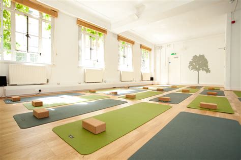 What Size Should A Yoga Studio Be?