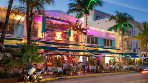 What street in Miami has the most bars?