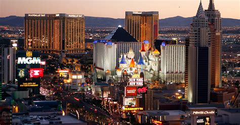 What Time Do Clubs Stop Letting You In Vegas?