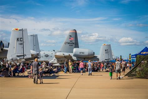 What time is the air show in Orlando?