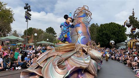 What time is the Disney parade?