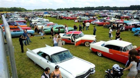 Where Is The Biggest Classic Car Show?