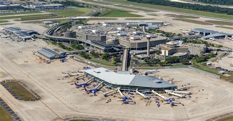 Which airport is bigger Tampa or St. Petersburg?