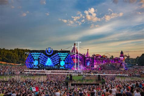 Which is better Ultra Music Festival Miami or Tomorrowland?