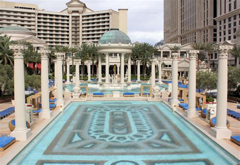 Which Is The Free Pool At Caesars?