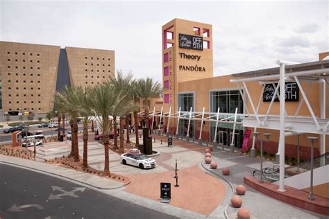 Which Outlet In Vegas Is Cheaper?