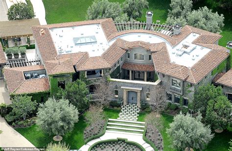 Who Has The Biggest Kardashian House?