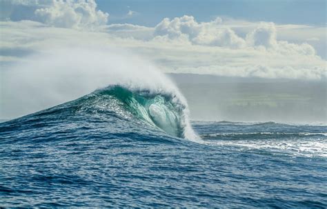 Why Are Waves Bigger In California Than Florida?