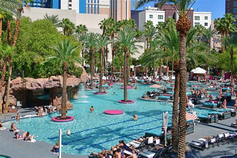 Why Is Pool Water So Cold In Las Vegas?